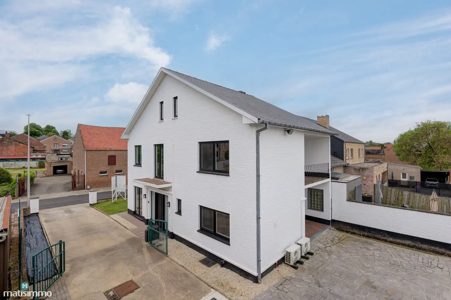 VOLLEDIG GERENOVEERDE EN ENERGIEZUINIGE WONING MET DUBBELE GARAGE EN OPSLAGRUIMTE IN HERDEREN foto 36