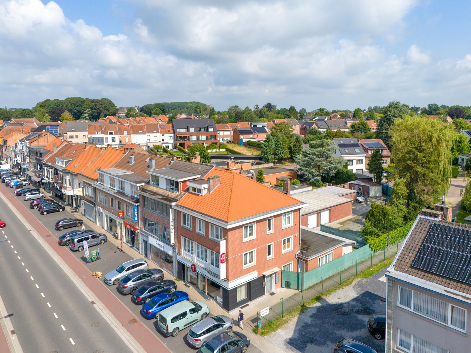 Goed gelegen appt met terras, kelder en parking voor de deur foto 15