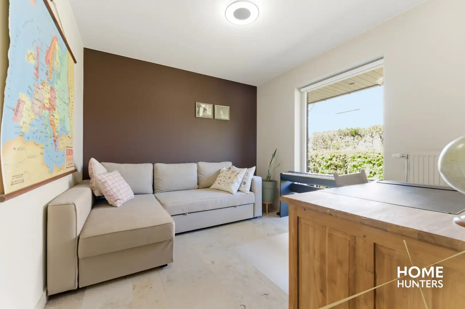 luxe villa met 4 slaapkamers, ruime tuin en een dubbele garage op een rustige locatie te Ieper foto 3