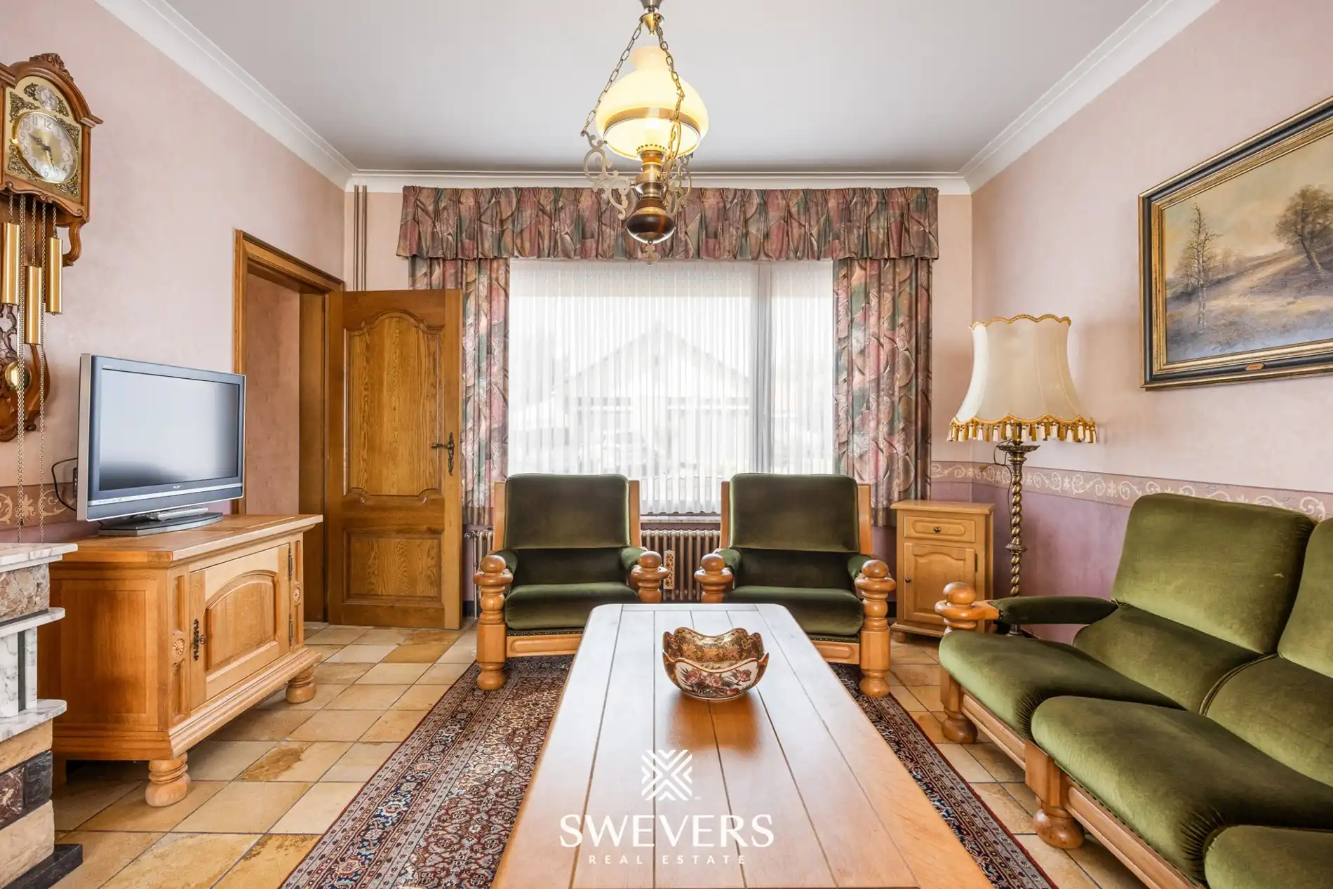 Op te frissen gezinswoning met 4 slaapkamers en veel potentieel foto 7