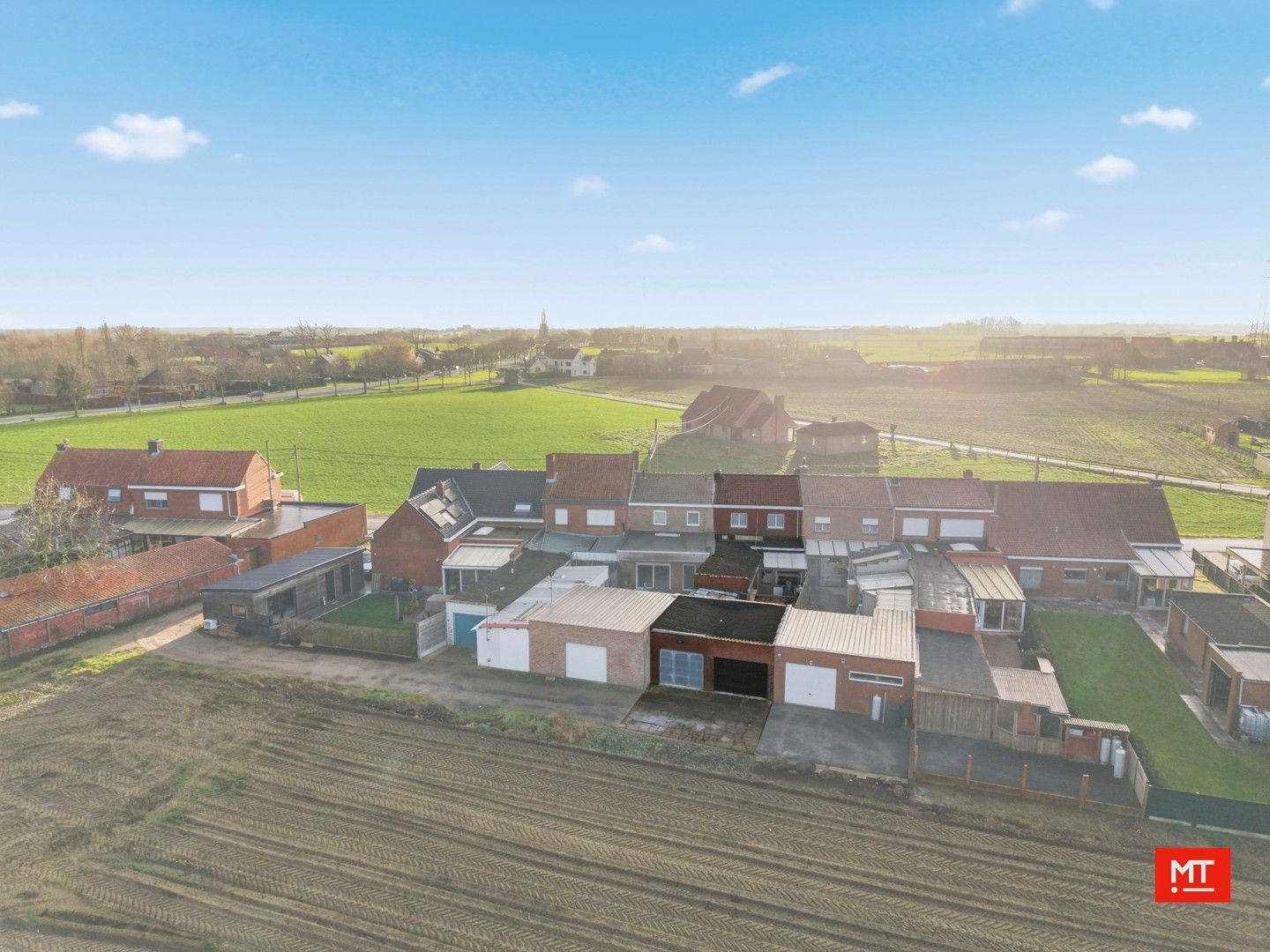 Woning met 3 slaapkamers en dubbele garage te koop in De Marul foto 2