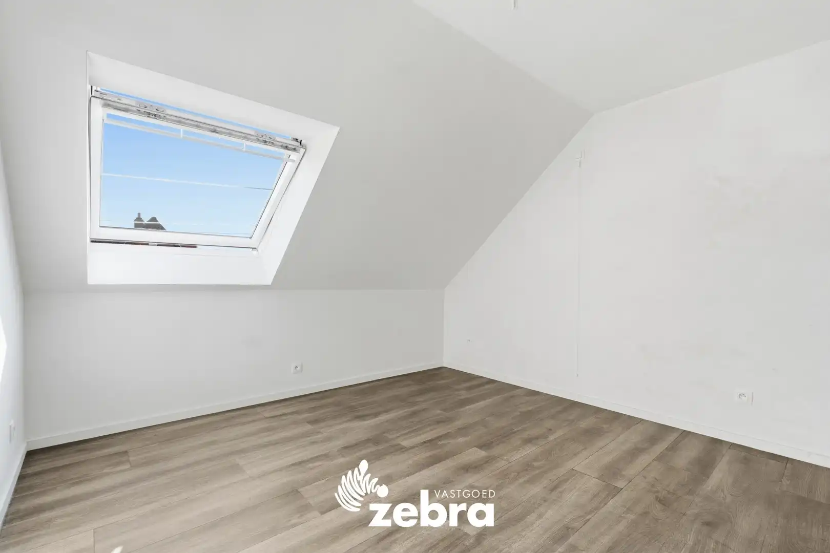 Gerenoveerde woning met 3 slaapkamers en tuin te Oostrozebeke! foto 14
