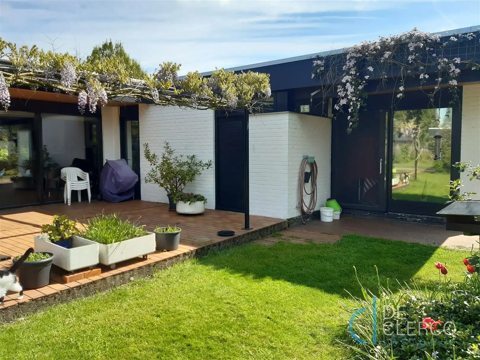 Ruime bungalow met grote tuin te koop in groene omgeving! foto 16