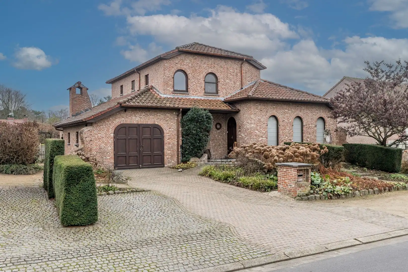 Villa foto {{pictureIndex}}