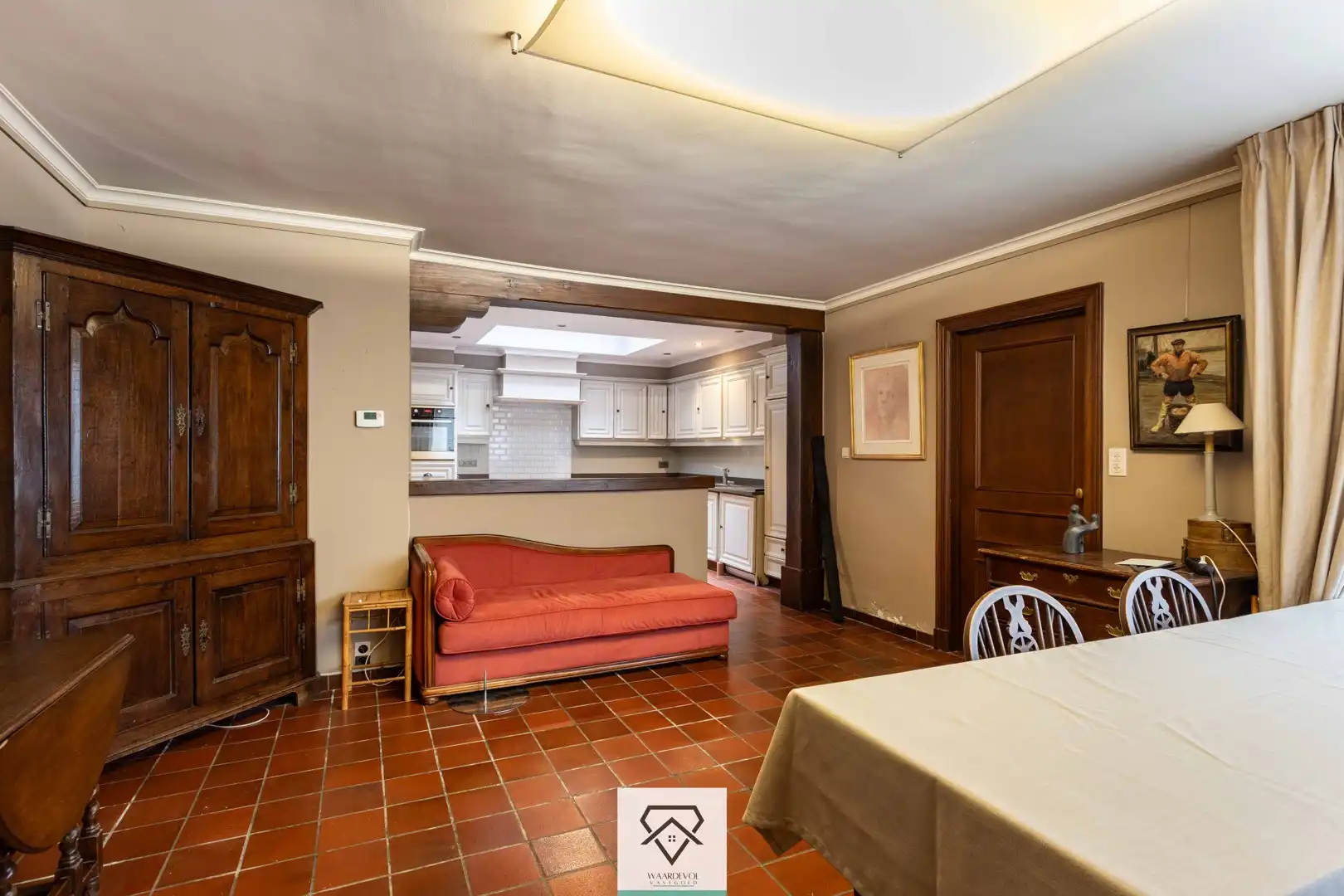 Ruime winkel met uitzonderlijk woonvolume en sterke herontwikkelingsmogelijkheden foto 12