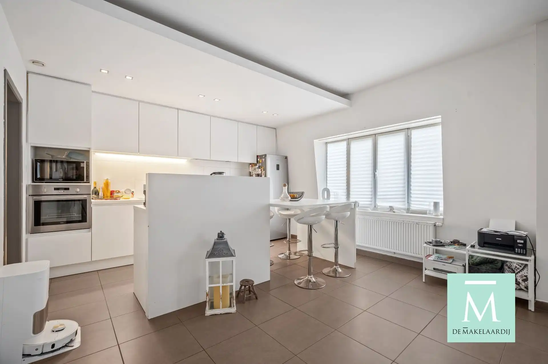 Ruim (110m²) en lichtrijk 2-slaapkamerappartement op strategische ligging! foto 8