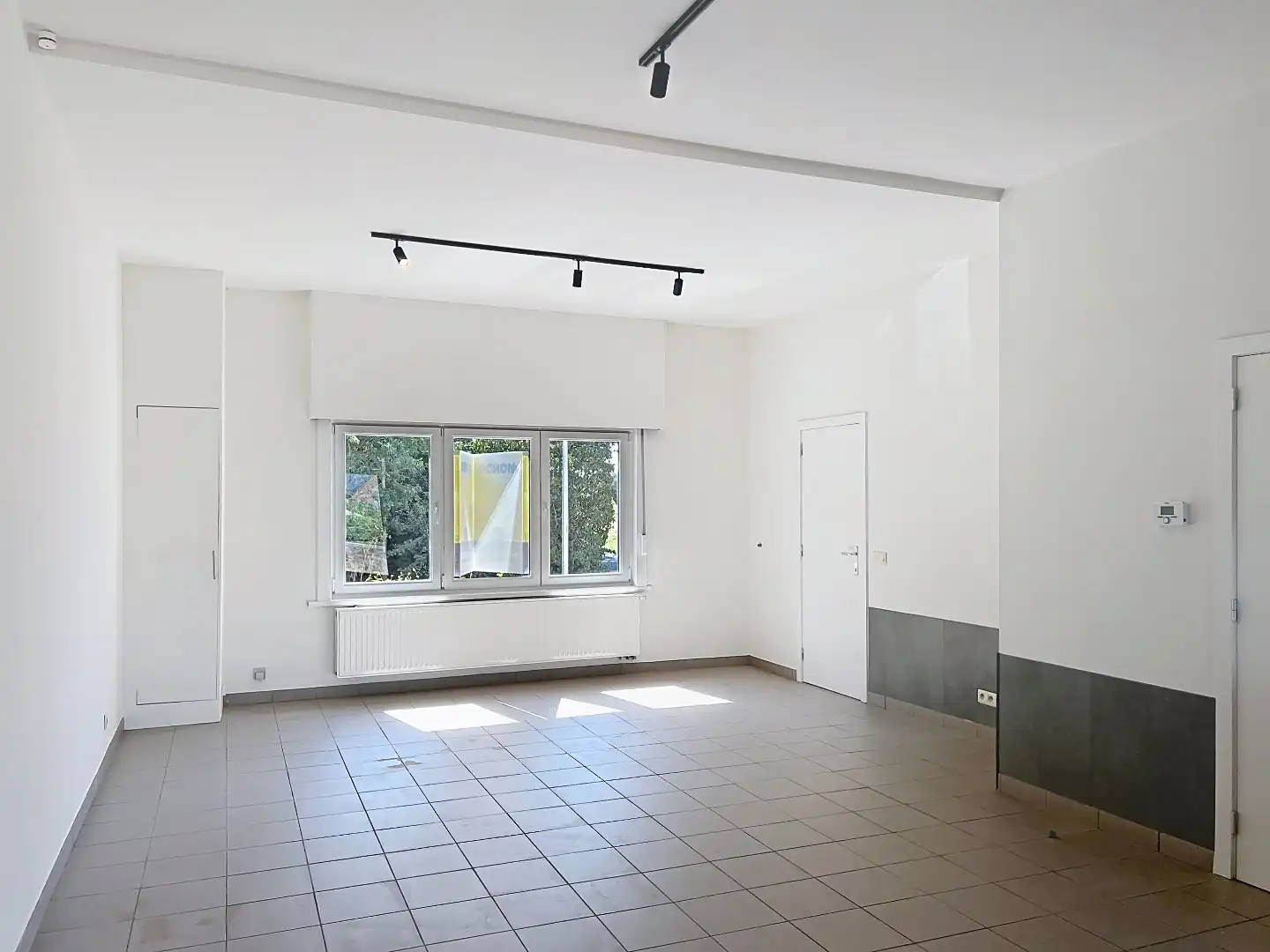 Instapklare woning met 3 slaapkamers, tuin en 2 privatieve parkeerplaatsen foto 5
