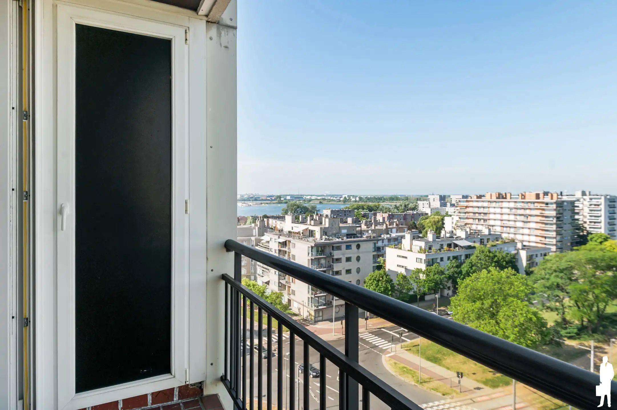 Lichtrijk 3-slaapkamerappartement met panoramisch uitzicht over Antwerpen en de Schelde foto 4