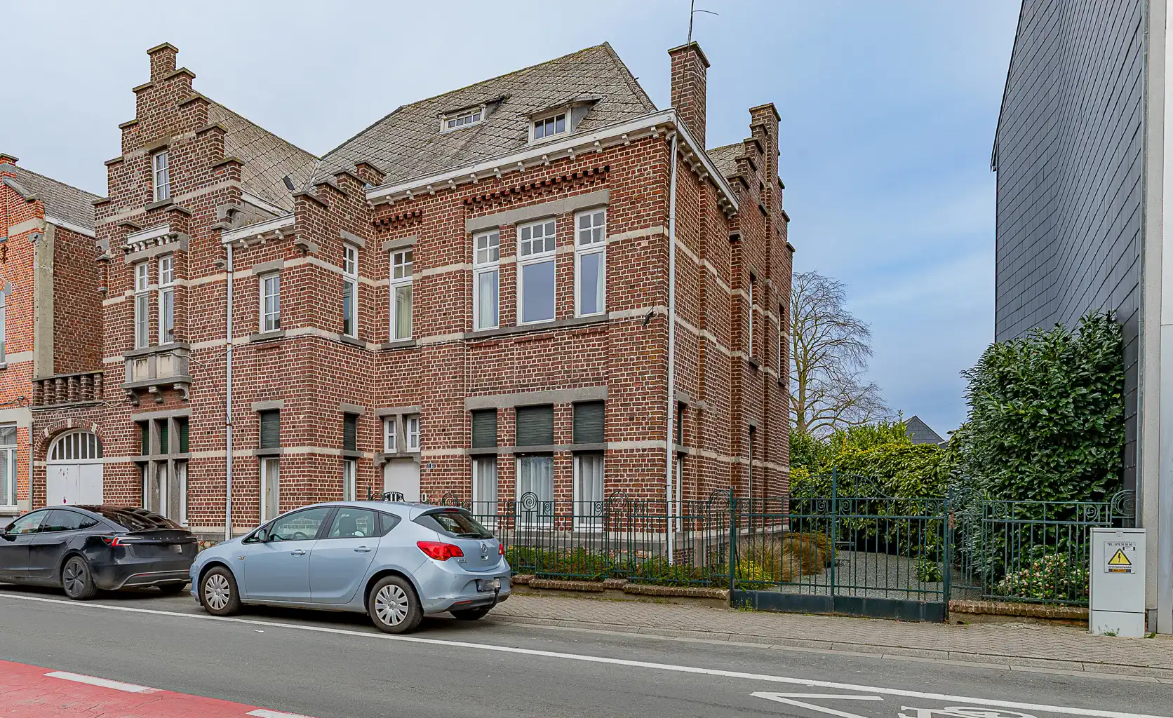 Hoofdfoto van de publicatie: Herenhuis met 5 slaapkamers in Opwijk centrum!