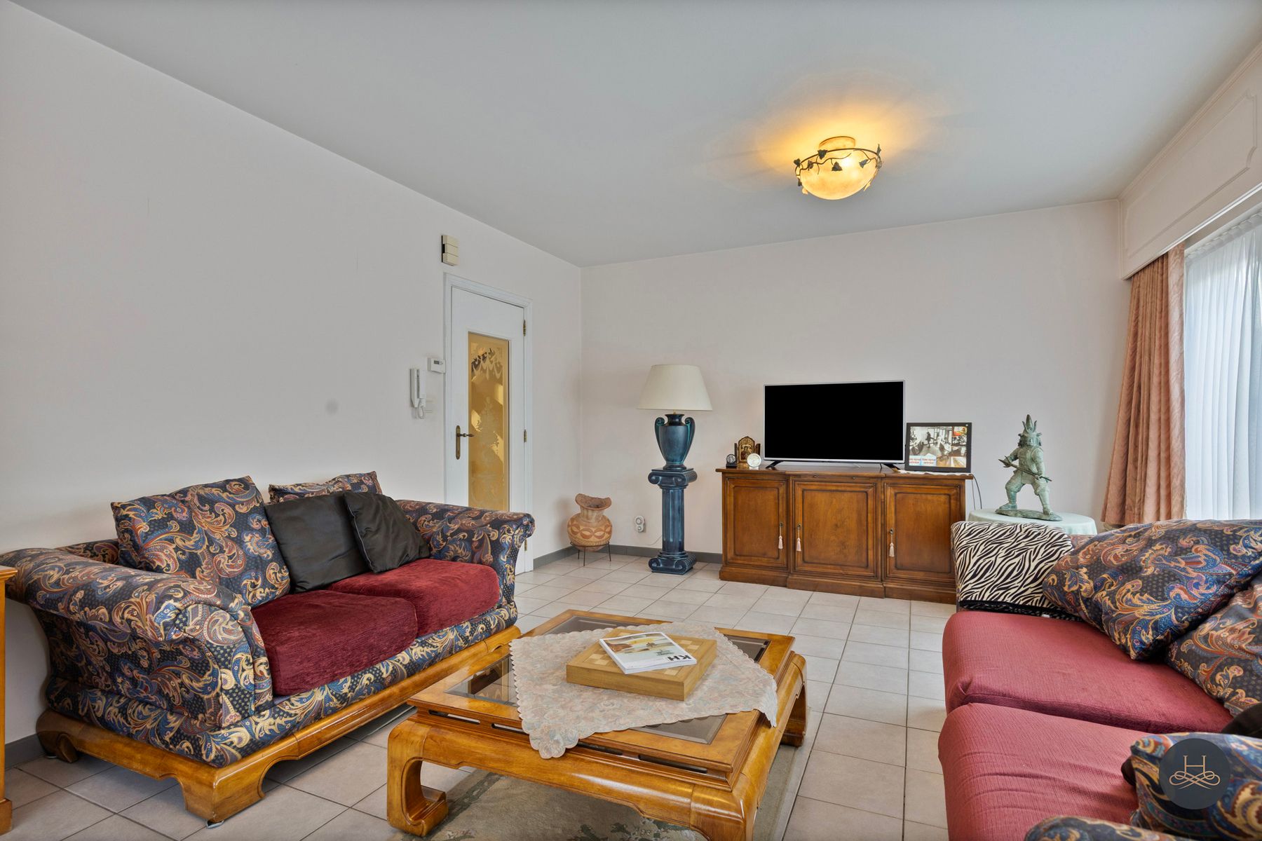 Handelspand met groot appartement in het centrum foto 19