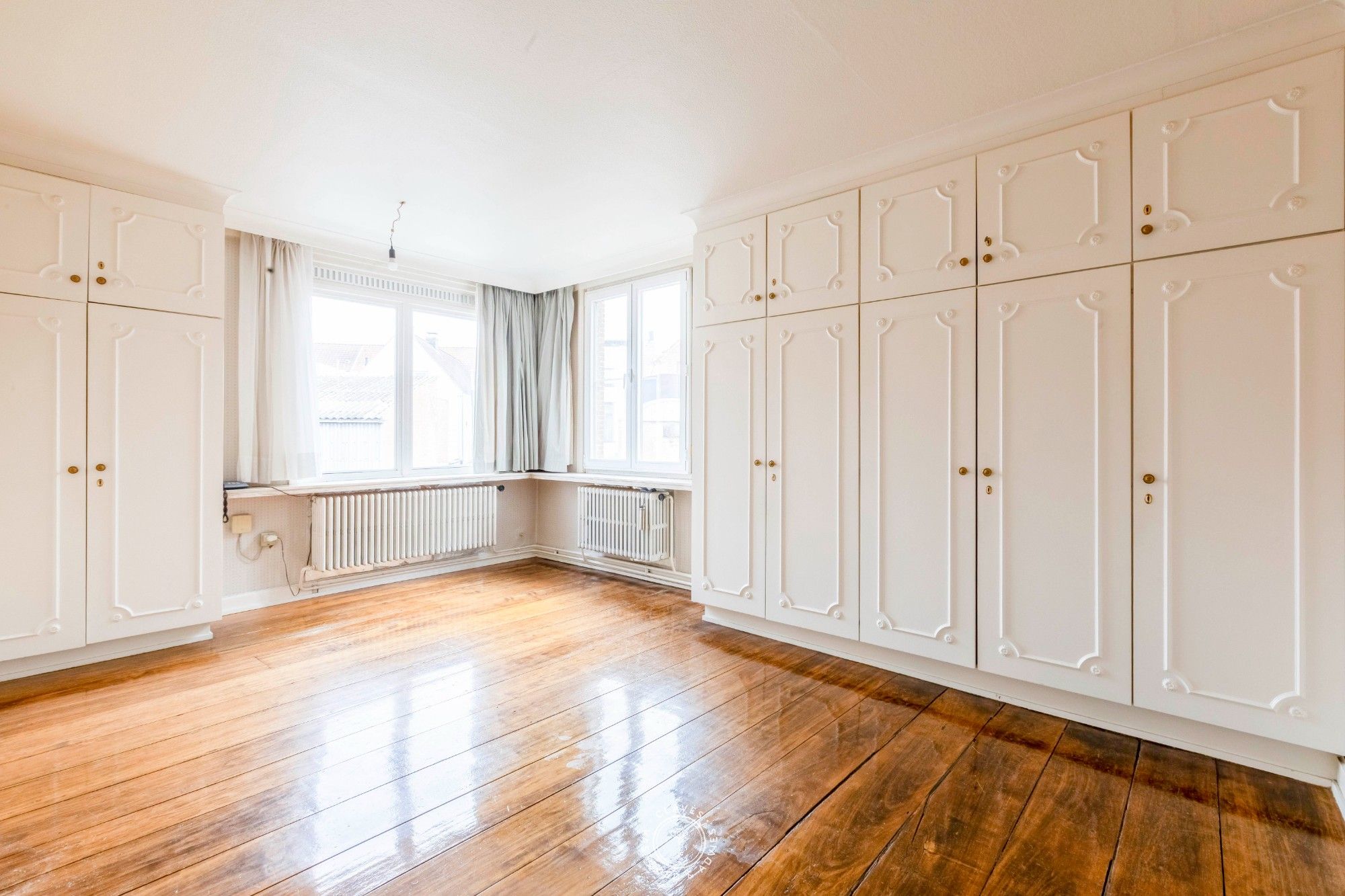 Statig herenhuis met karaktervolle elementen en polyvalent bijgebouw op royaal perceel foto 13