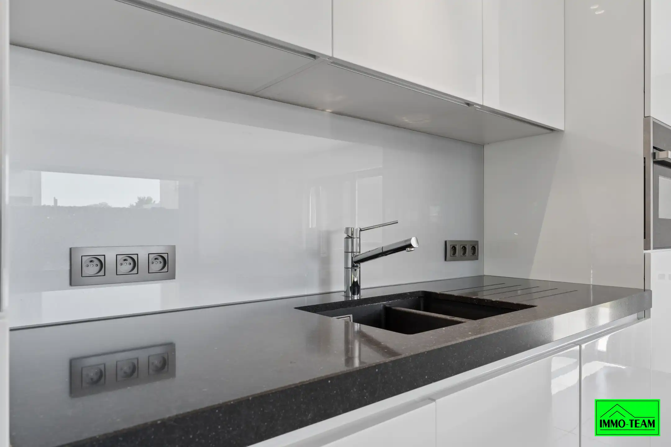 Instapklare gezinswoning met luxe afwerking in Denderleeuw.  foto 11