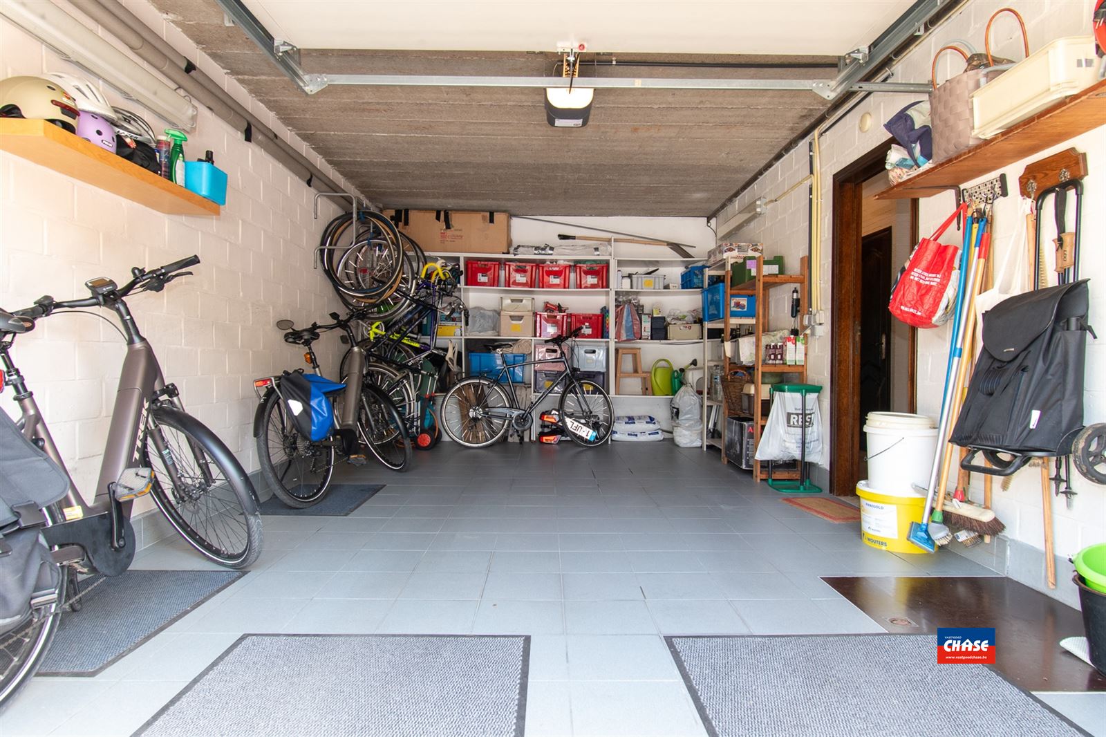 Bel-étage met 3 slaapkamers, garage en tuin foto 4