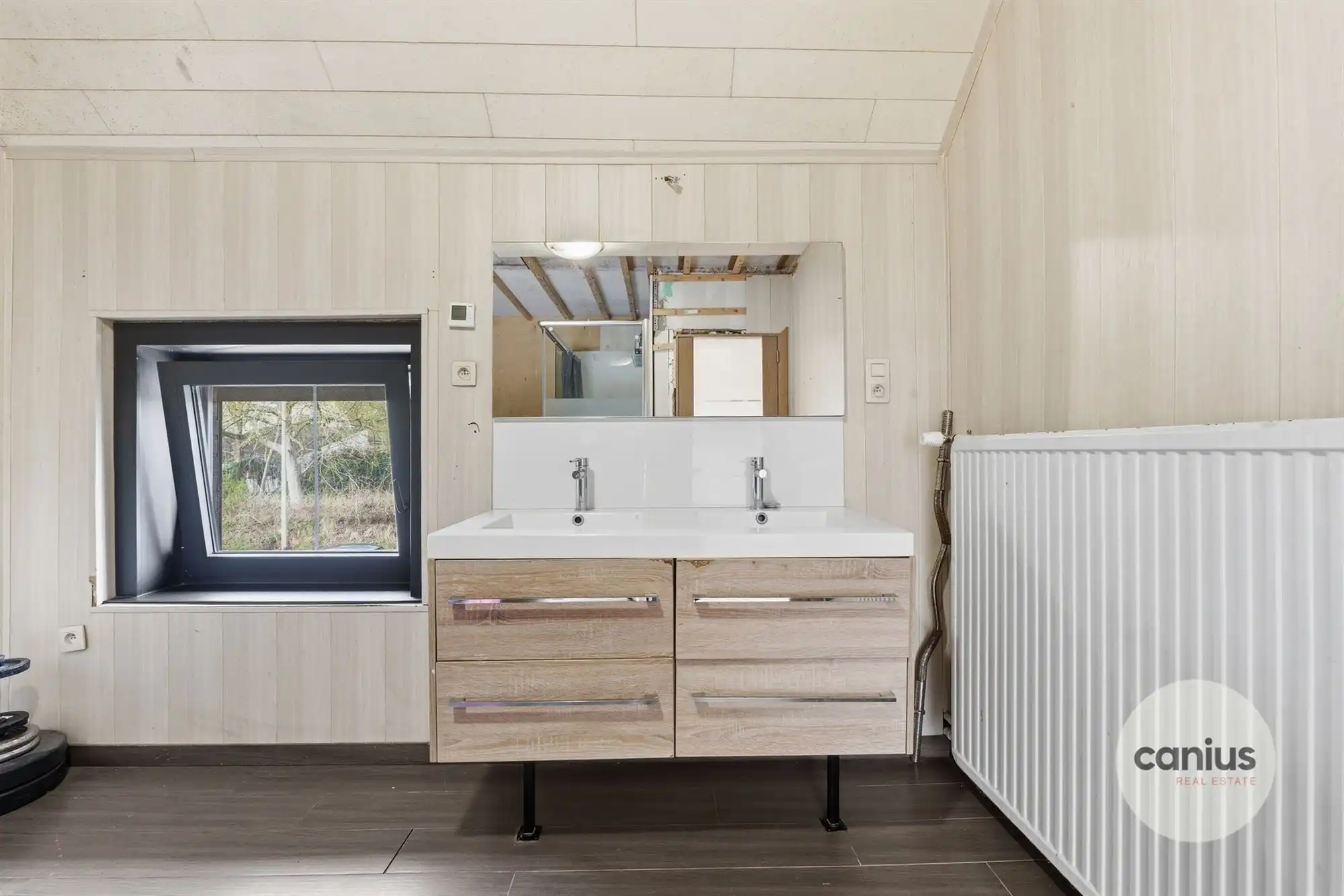 GERENOVEERDE VRIJSTAANDE WONING MET 4 SLAAPKAMERS EN EEN GEZELLIGE TUIN IN WALSHOUTEM foto 17