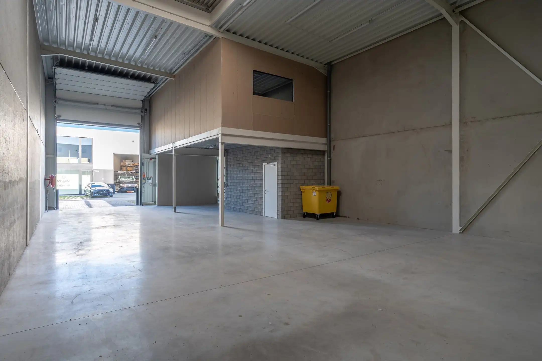 Nieuwbouw KMO-unit met twee autostaanplaatsen te Merksplas. foto 2