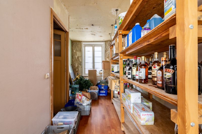 Commercieel handelspand met bovenliggende woonst op de Markt van Ingelmunster foto 17