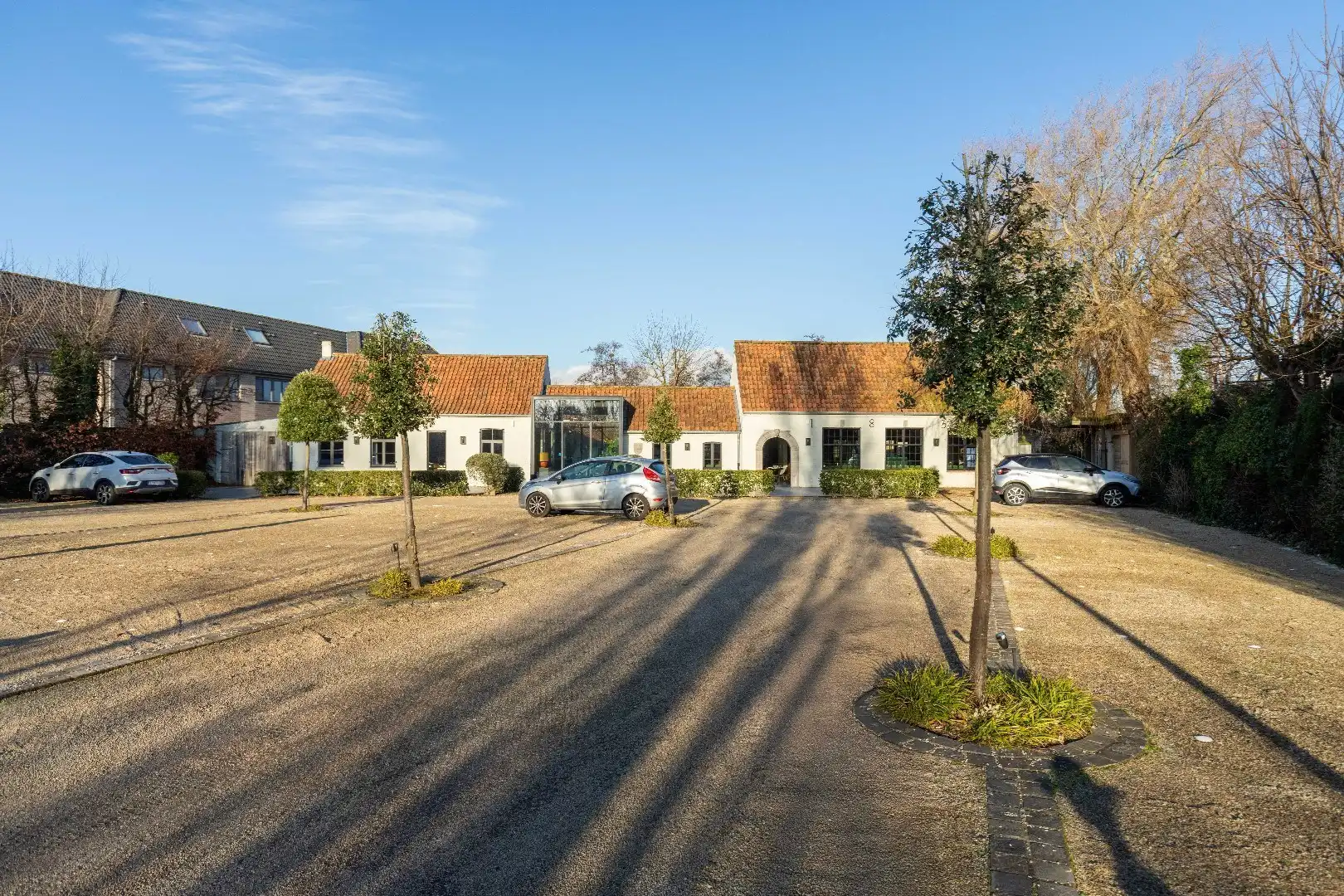Luxe commercieel pand met o.a. woonst, parking en veel potentieel foto 24
