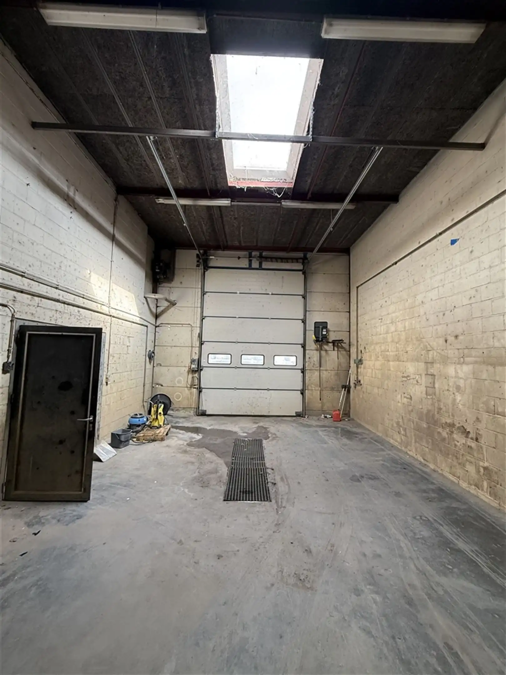 B2B Showroom met buitenterrein op zichtlocatie foto 11