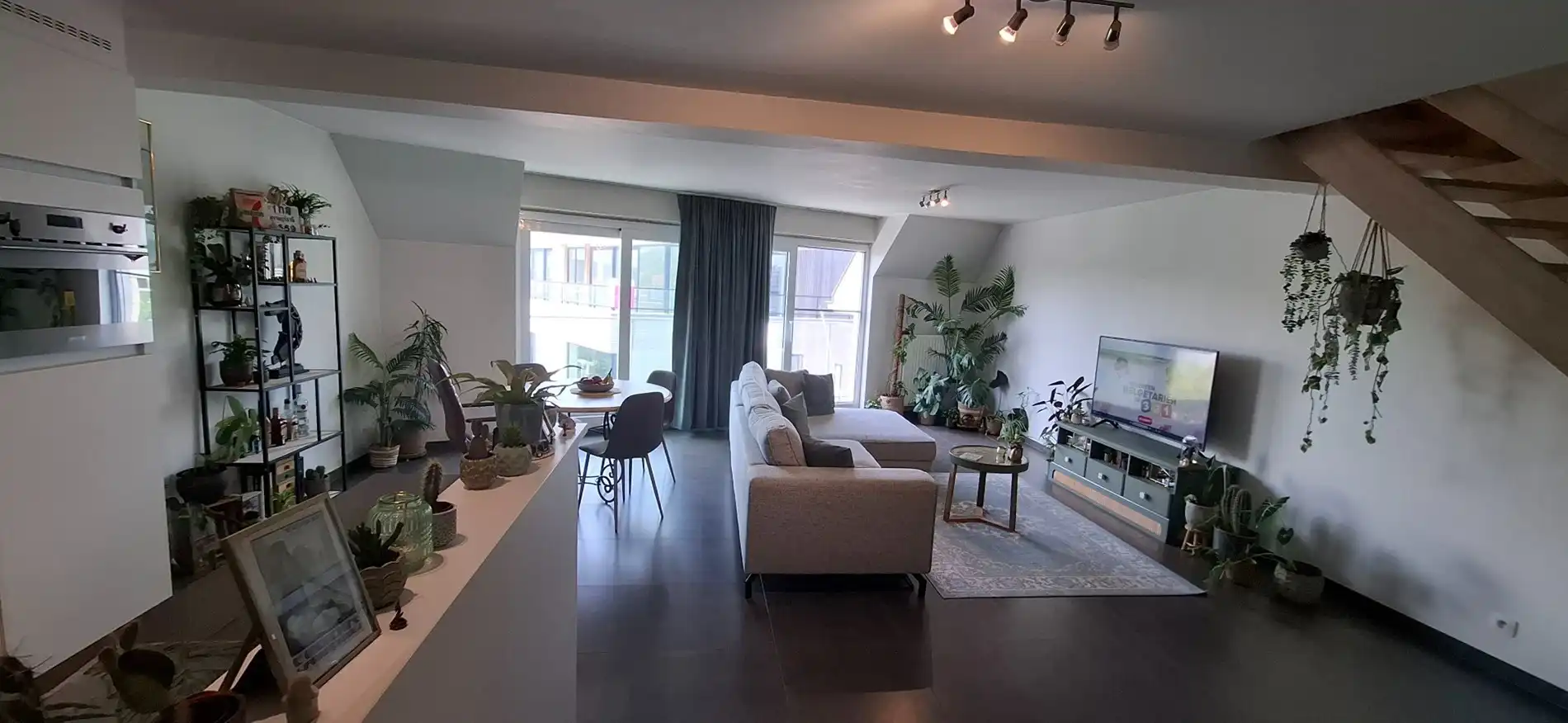 Recent en modern duplexappartement te huur in residentie Stoanplatse foto 4