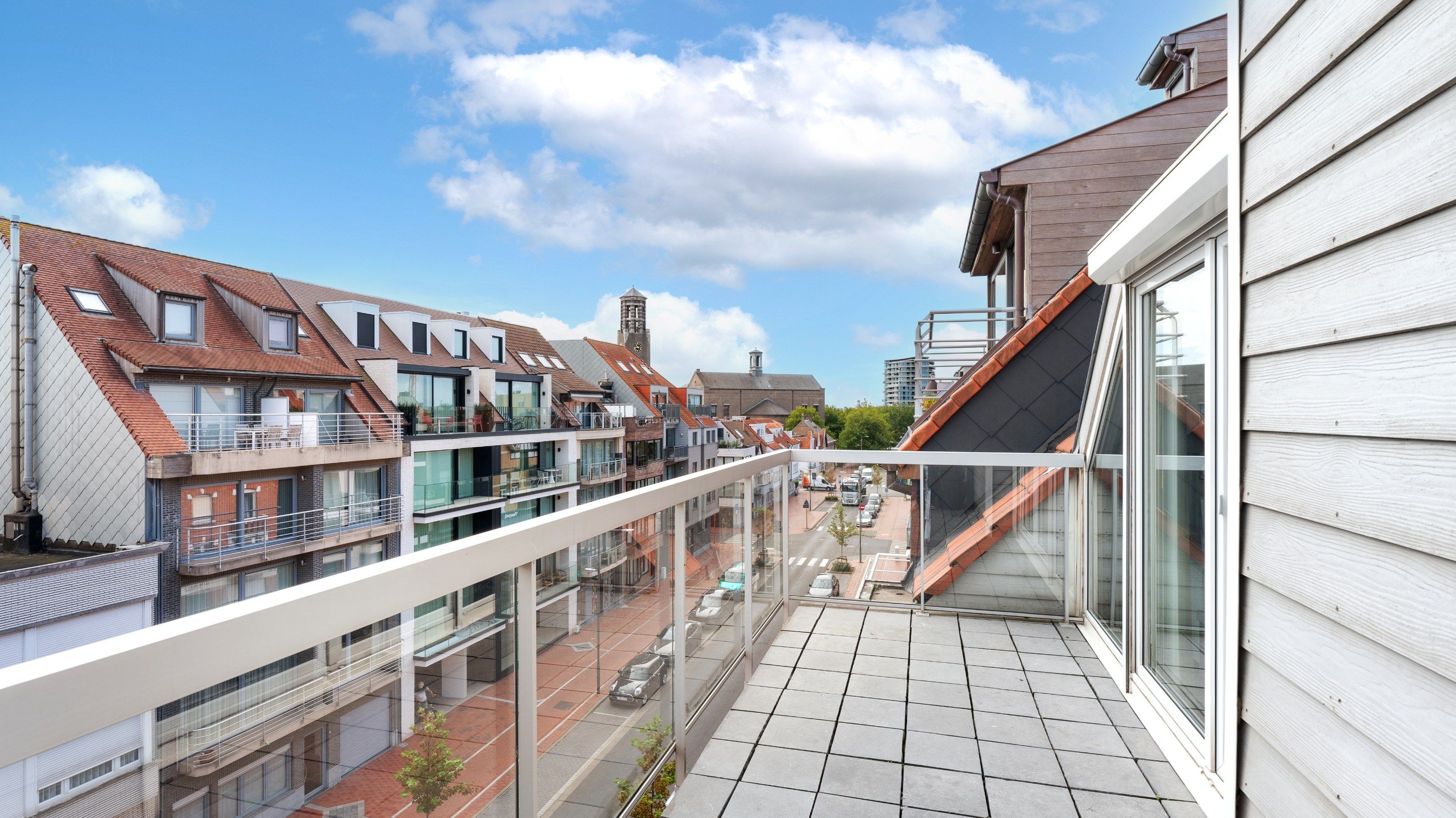 Ruim duplex appartement met zonnige terrassen in hartje Knokke foto 8