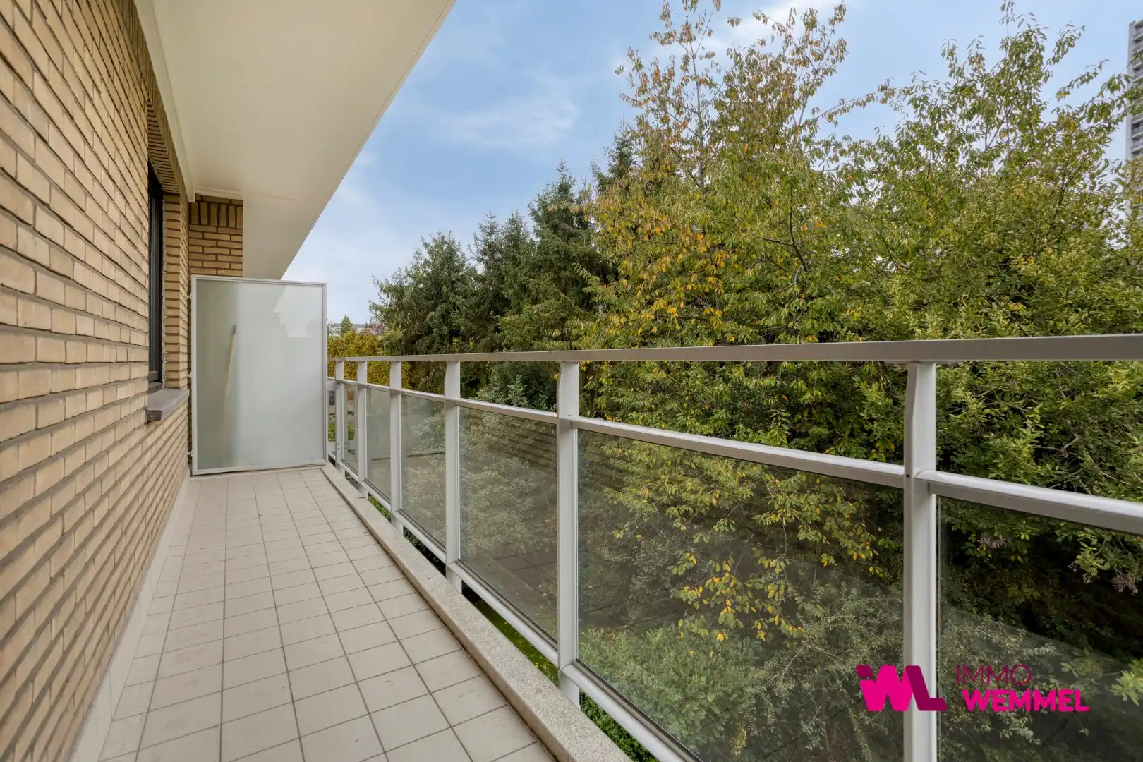 Rustig gelegen appartement met 2 terrassen, 2 slaapkamers, lift en kelder. Goed onderhouden gebouw, te renoveren naar eigen smaak. Optionele garage (€ 30.000).  foto 14