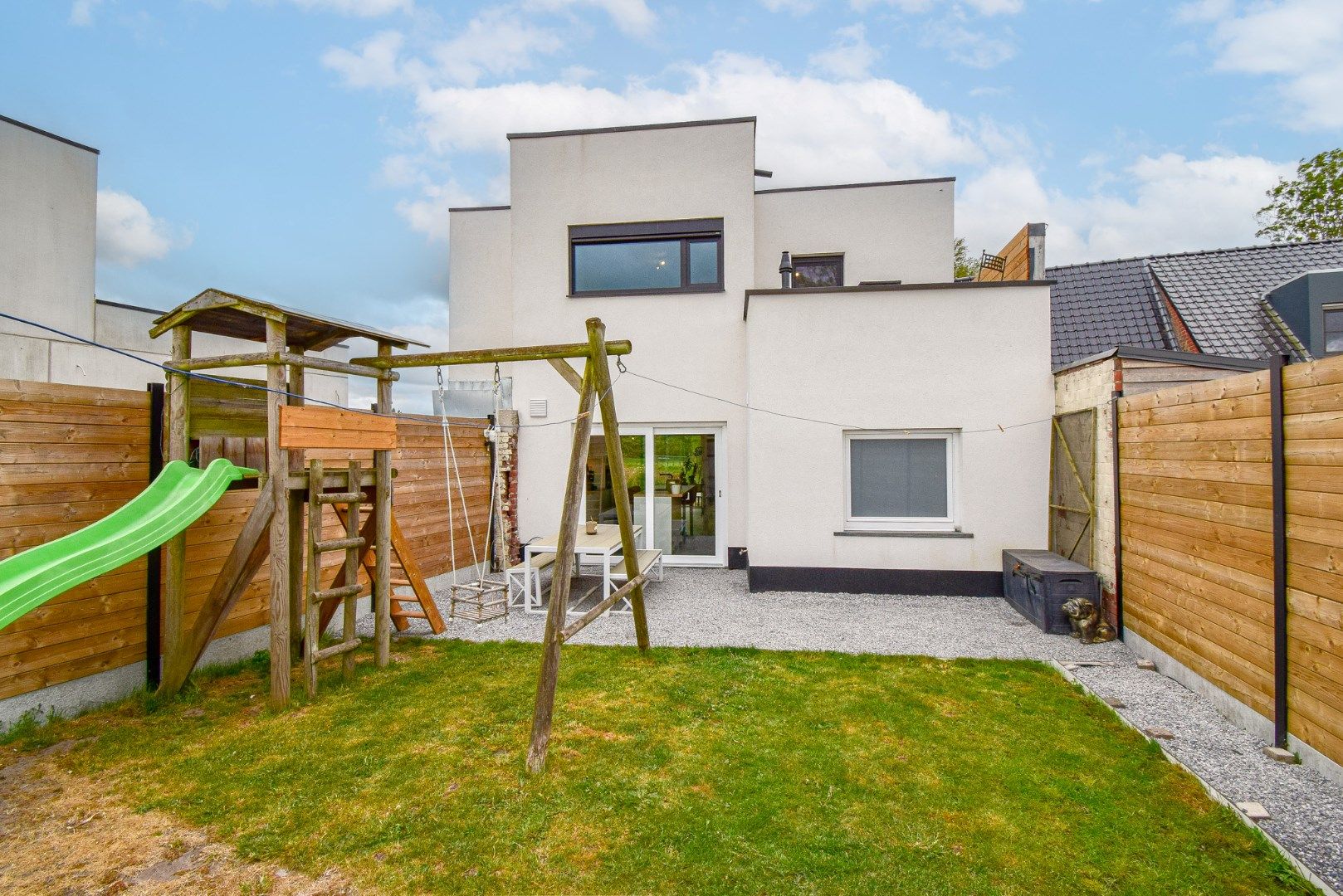 Strakke instapklare woning met rustige locatie foto {{pictureIndex}}