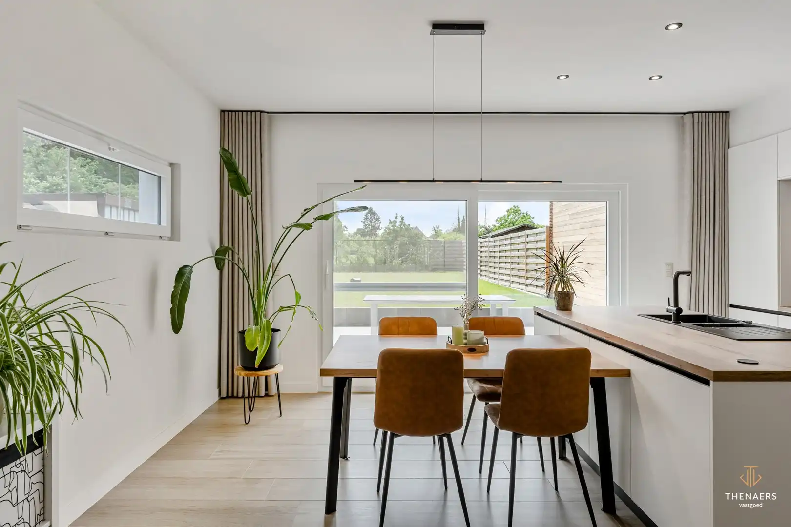 Instapklare woning met 4 slaapkamers op een rustige ligging nabij het kasteel van Duras. foto 6