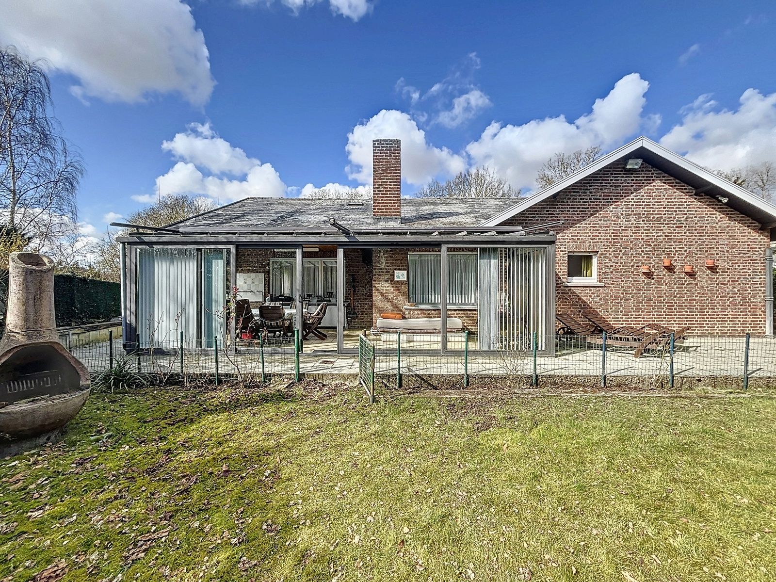 Hoofdfoto van de publicatie: Gelijkvloerse villa met 3 slks & tuin op 7 minuten van  E40 