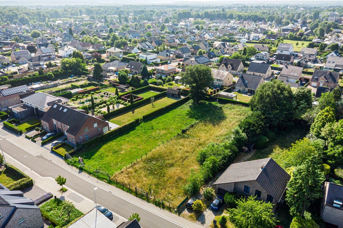 BOUWKAVEL VAN 1.463 m² OP DE WIJNGAARDSTRAAT TE LANAKEN!  foto 3