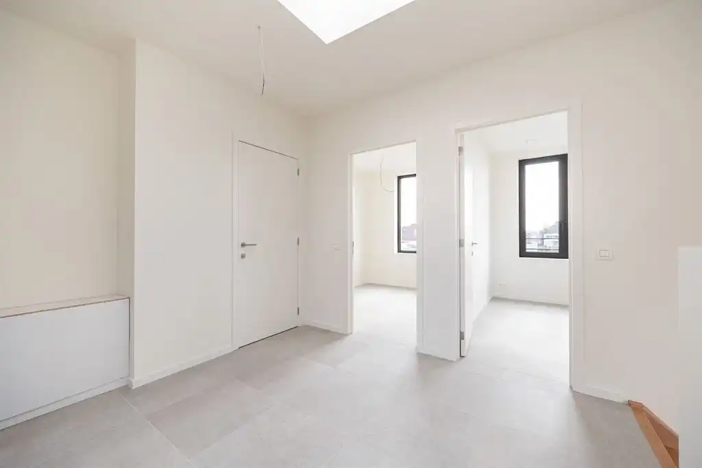 Nieuwbouwwoning onder registratie op toplocatie foto 22