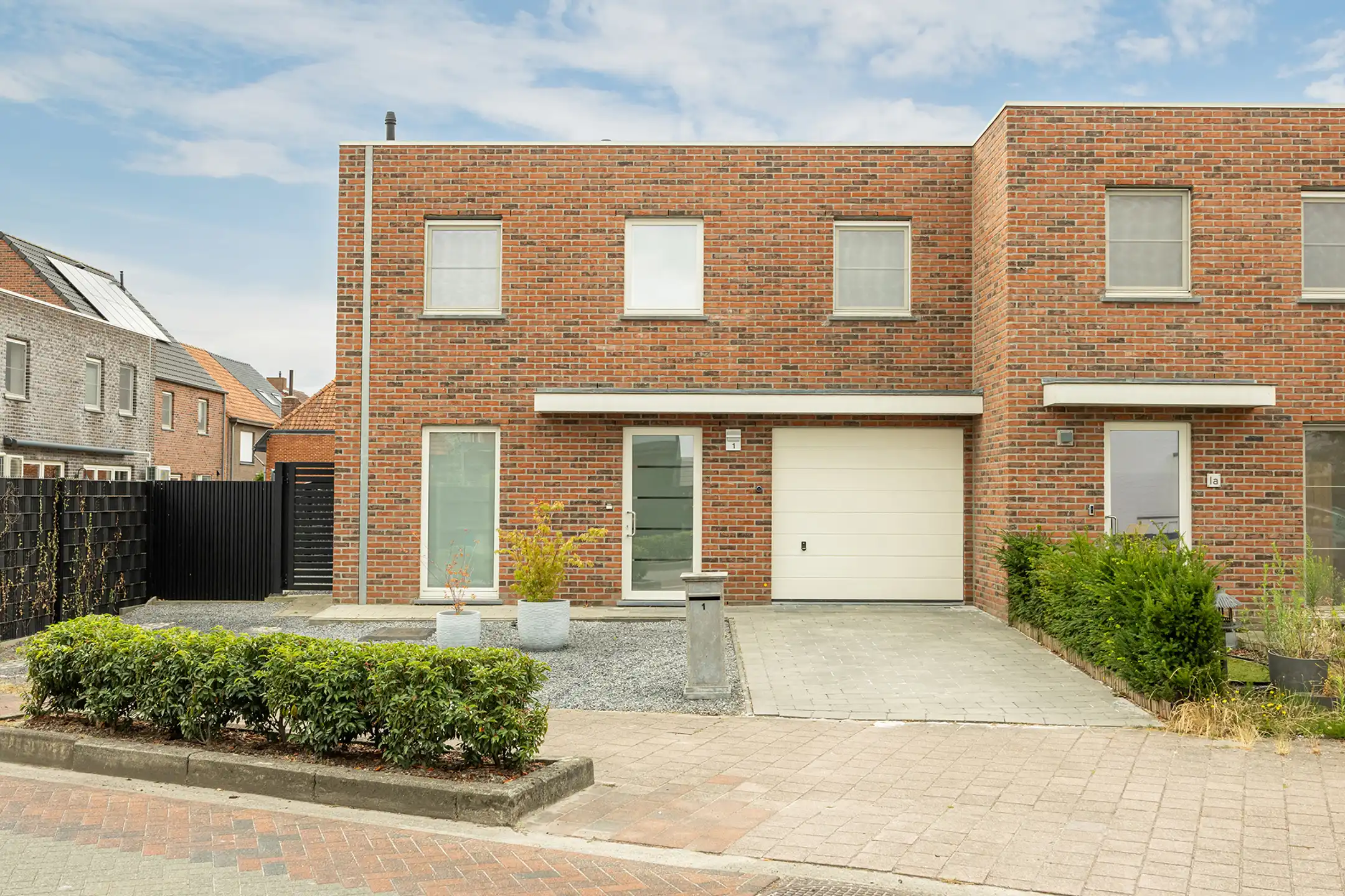 Recente gezinswoning (2020) met tuin en garage te Vosselaar! foto 2