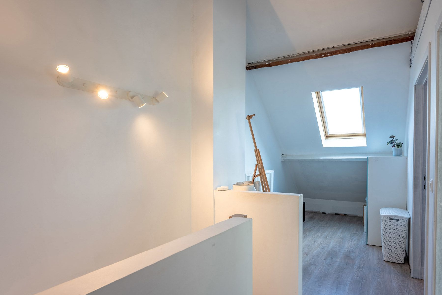 Verzorgde woning met dubbele parkeerplaats nabij Ekeren-Donk! foto 12