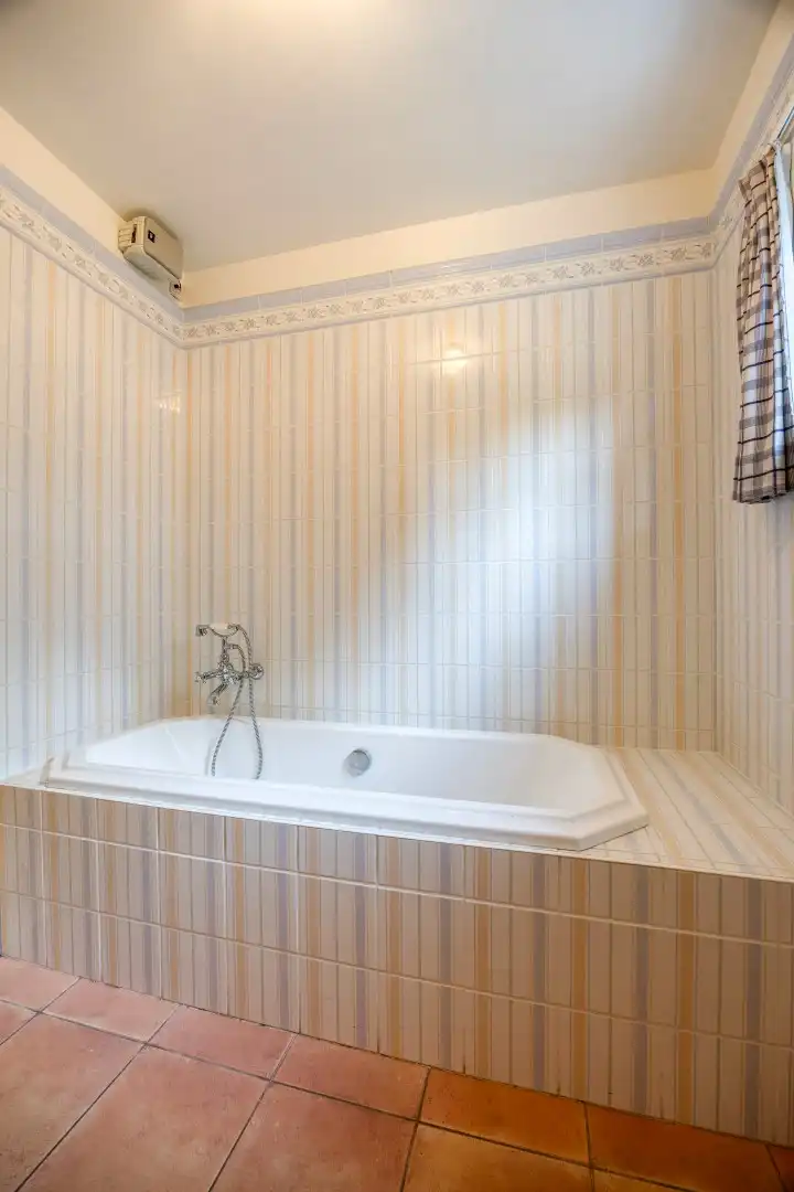 Villa met bureau,  5 slaapkamers, 2 badkamers en ruime tuin in Bierbeek! - EPC 172 kWh/m² - bewoonbare opp. 242 m² foto 14