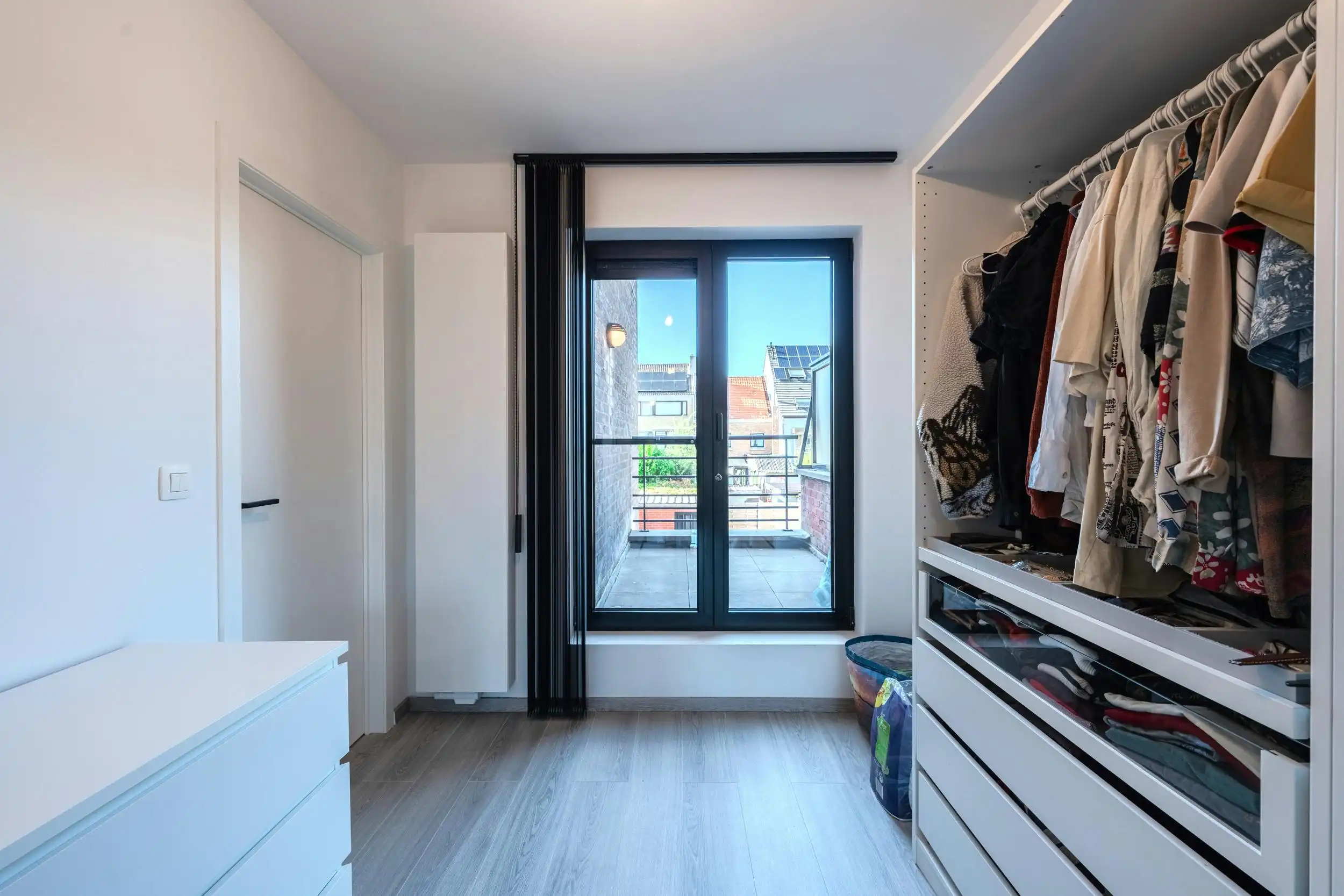 Instapklaar 2-slaapkamer appartement (85m²) te Oostende foto 14