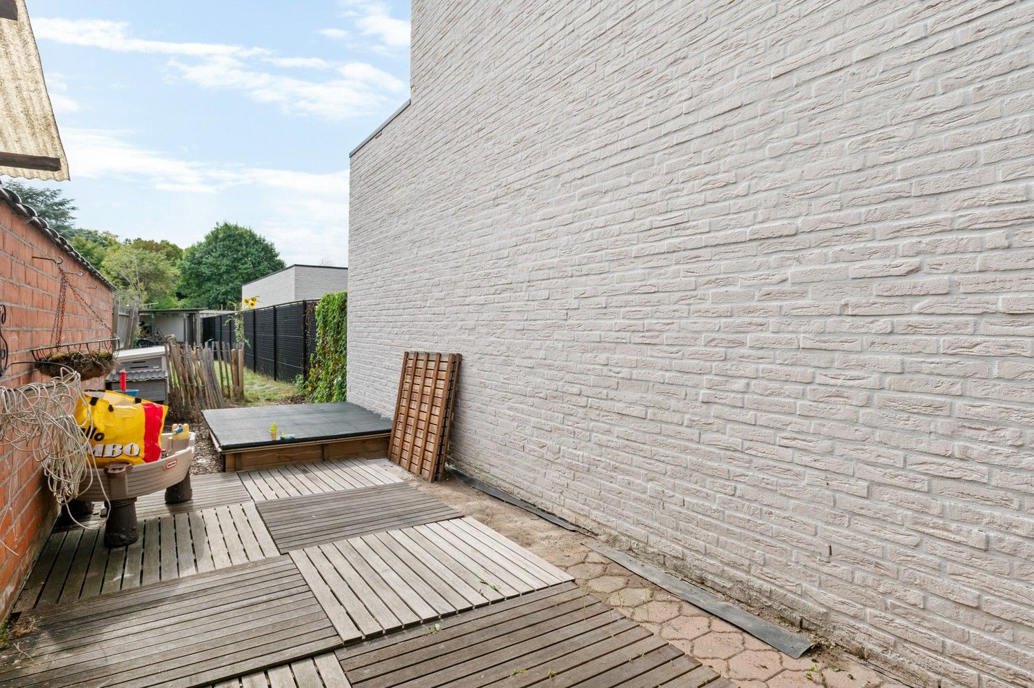 Toffe woning met zonnige tuin in het gezellige Ranst! foto 8