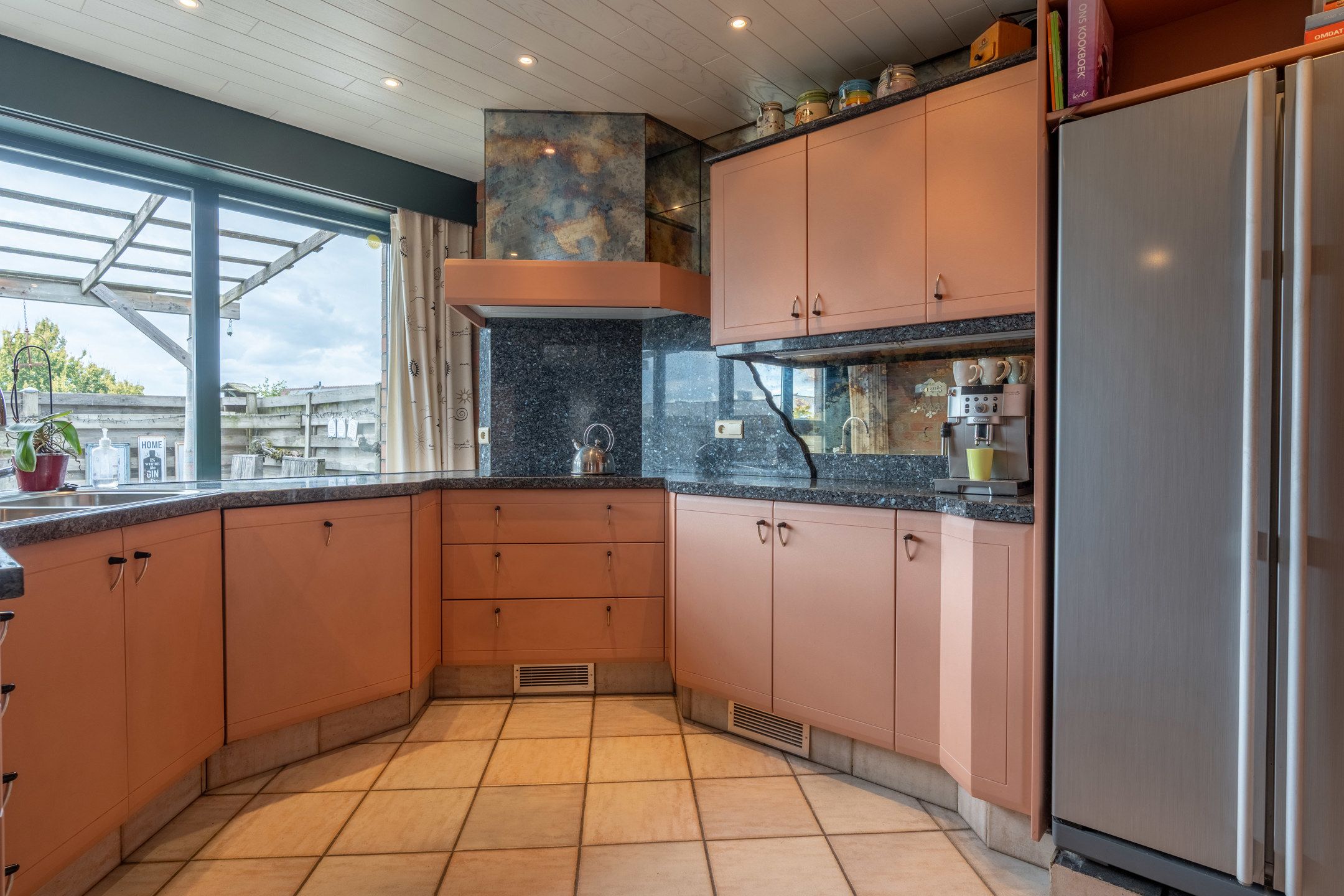 Zeer interessante handelszaak met woonst in Vosselaar foto 24