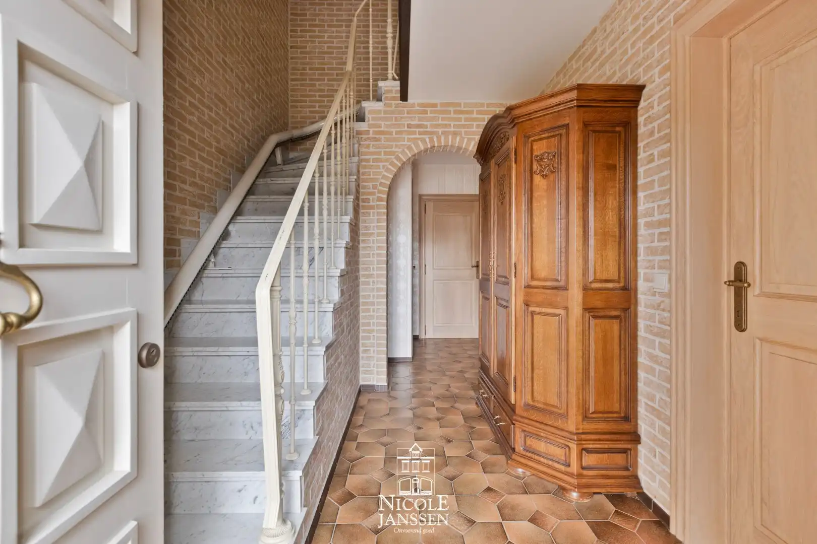 Vrijstaande gezinswoning foto 2