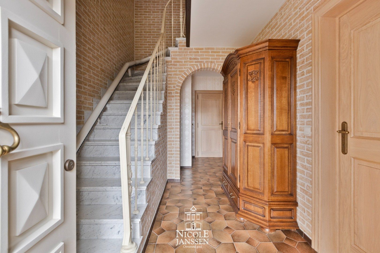 Vrijstaande gezinswoning foto 2