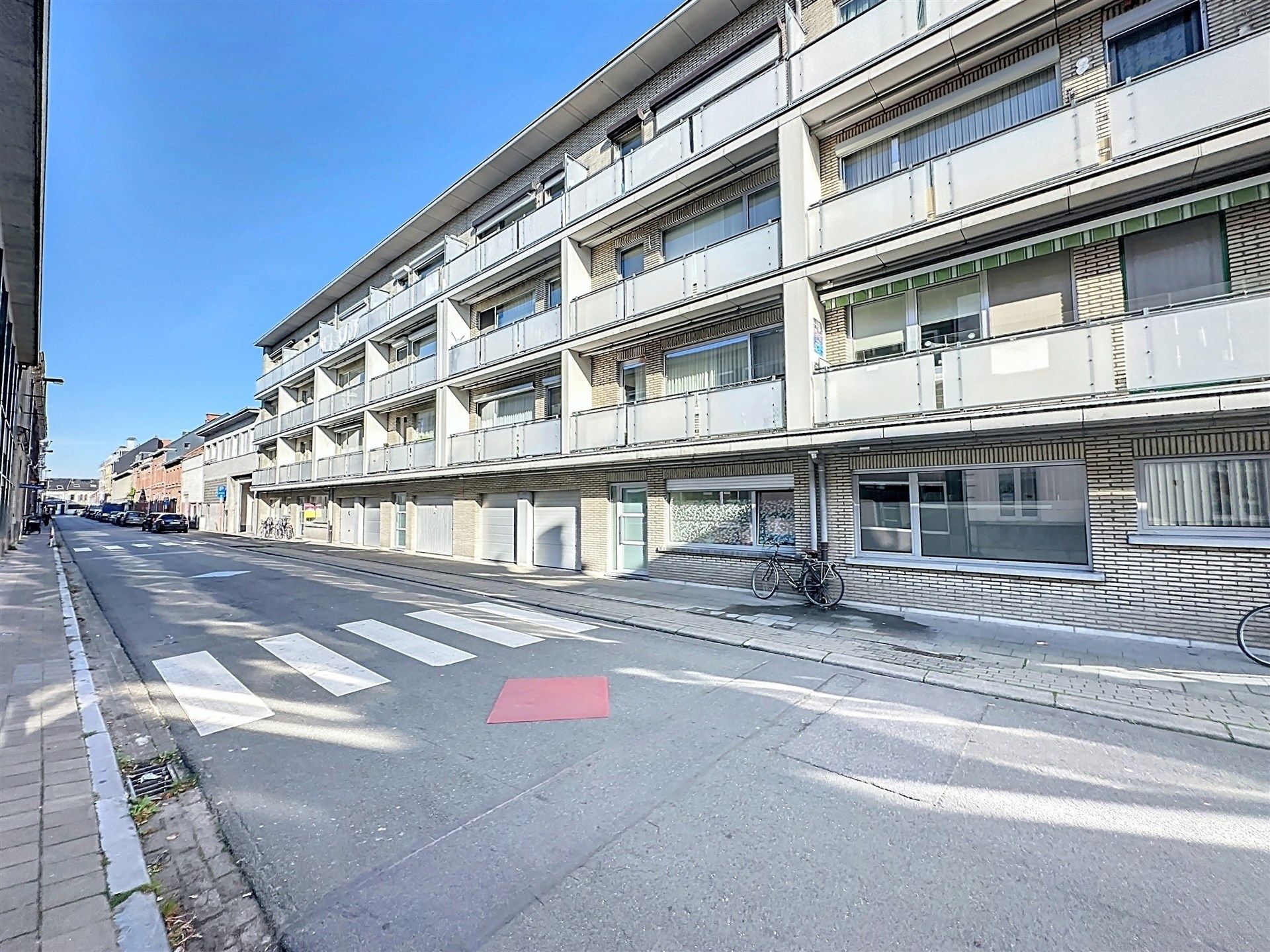 2 slpk-appartement met terras en garagebox op toplocatie foto 12