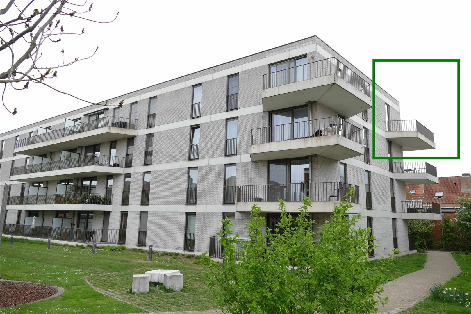 Modern 1-Slaapkamer Appartement in Sint-Niklaas foto {{pictureIndex}}