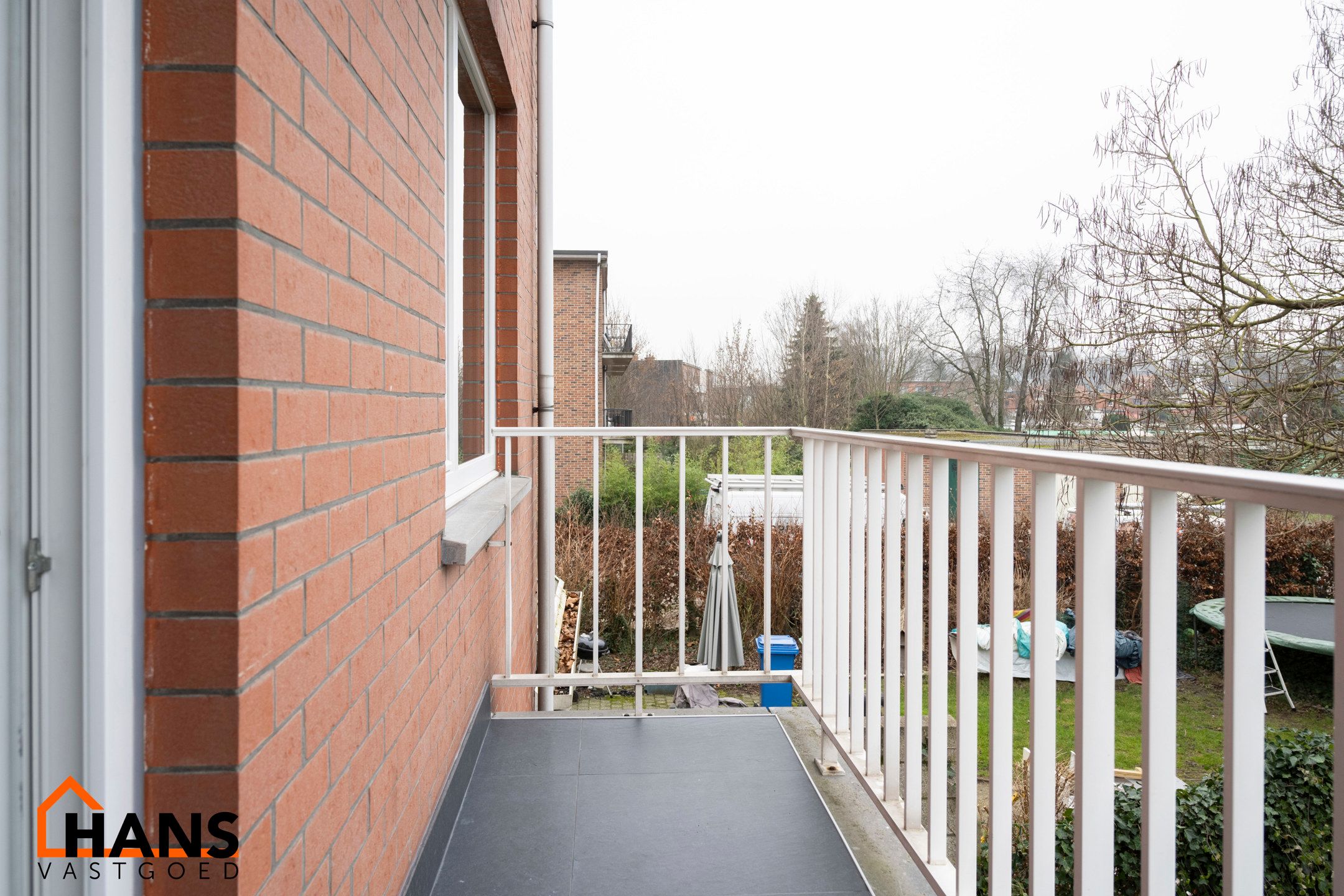 Gerenoveerd appartement met 2 slaapkamers foto 11