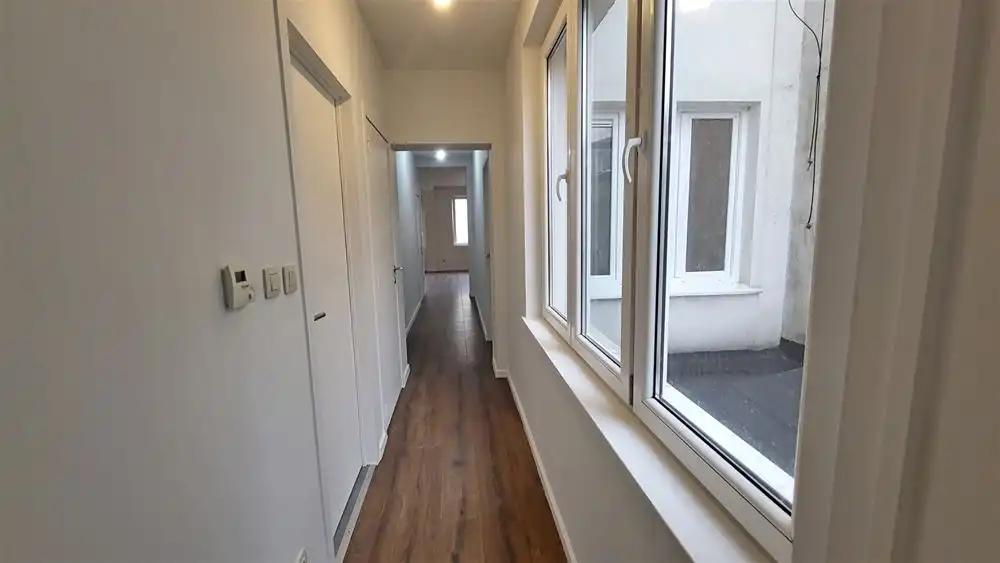 Ruim en opgefrist 2-slpkr appartement foto 4