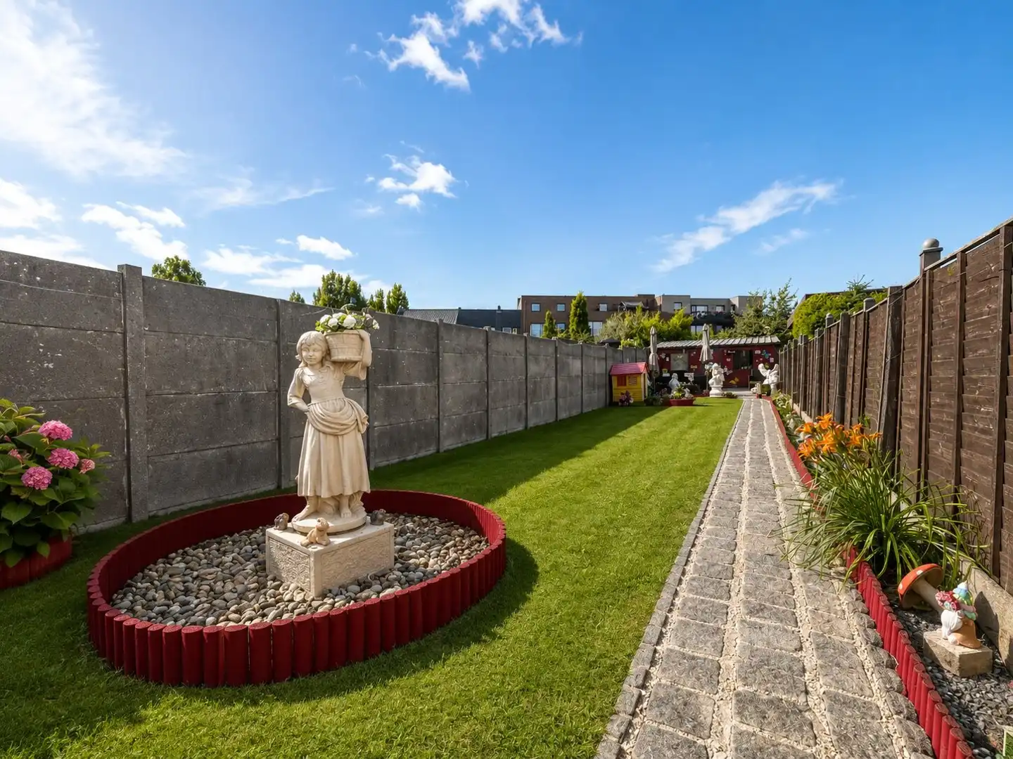 Moorslede – Halfopen gezinswoning met tuin en uitweg achteraan foto 16