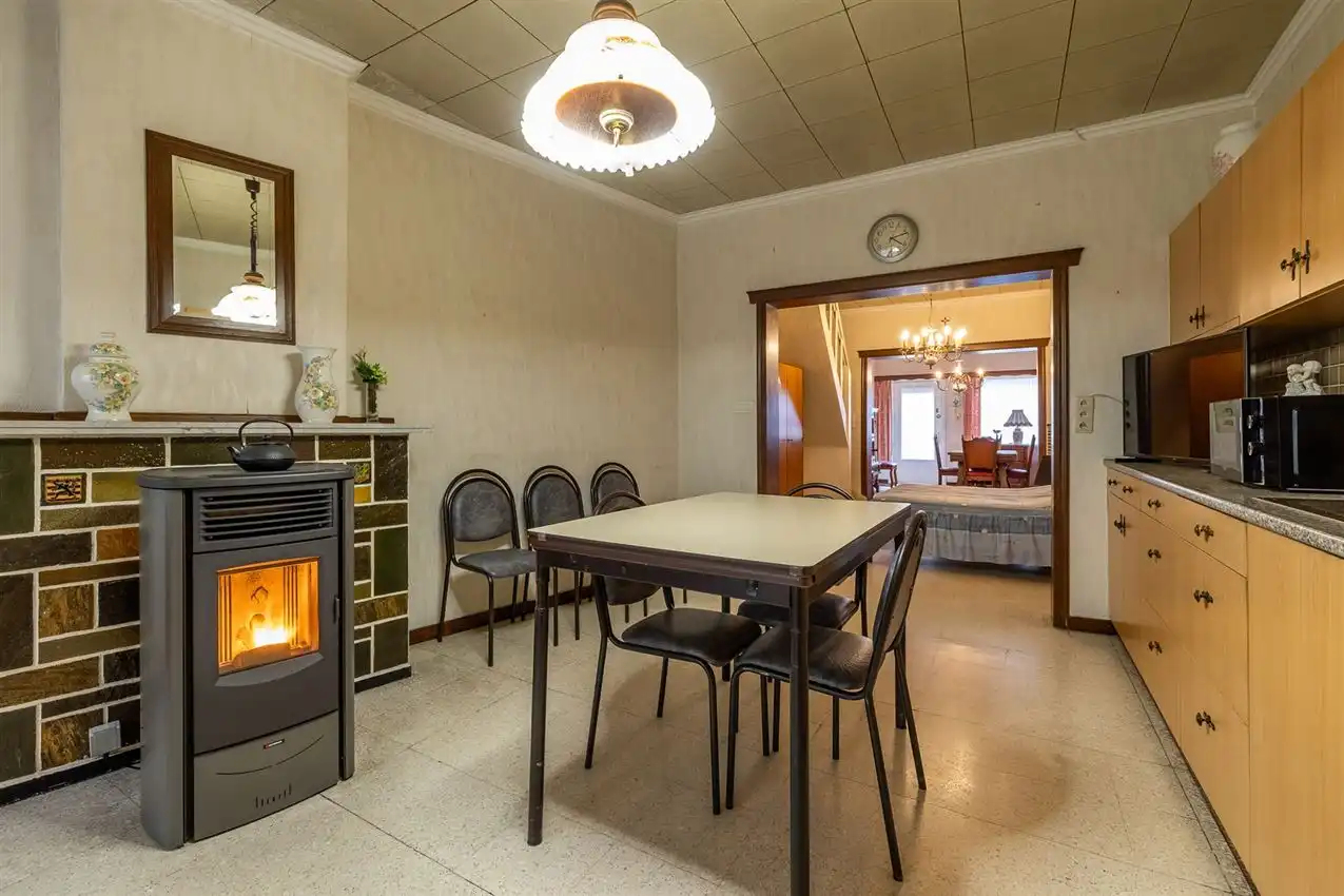 Op te frissen rijwoning, ideaal voor starters foto 12