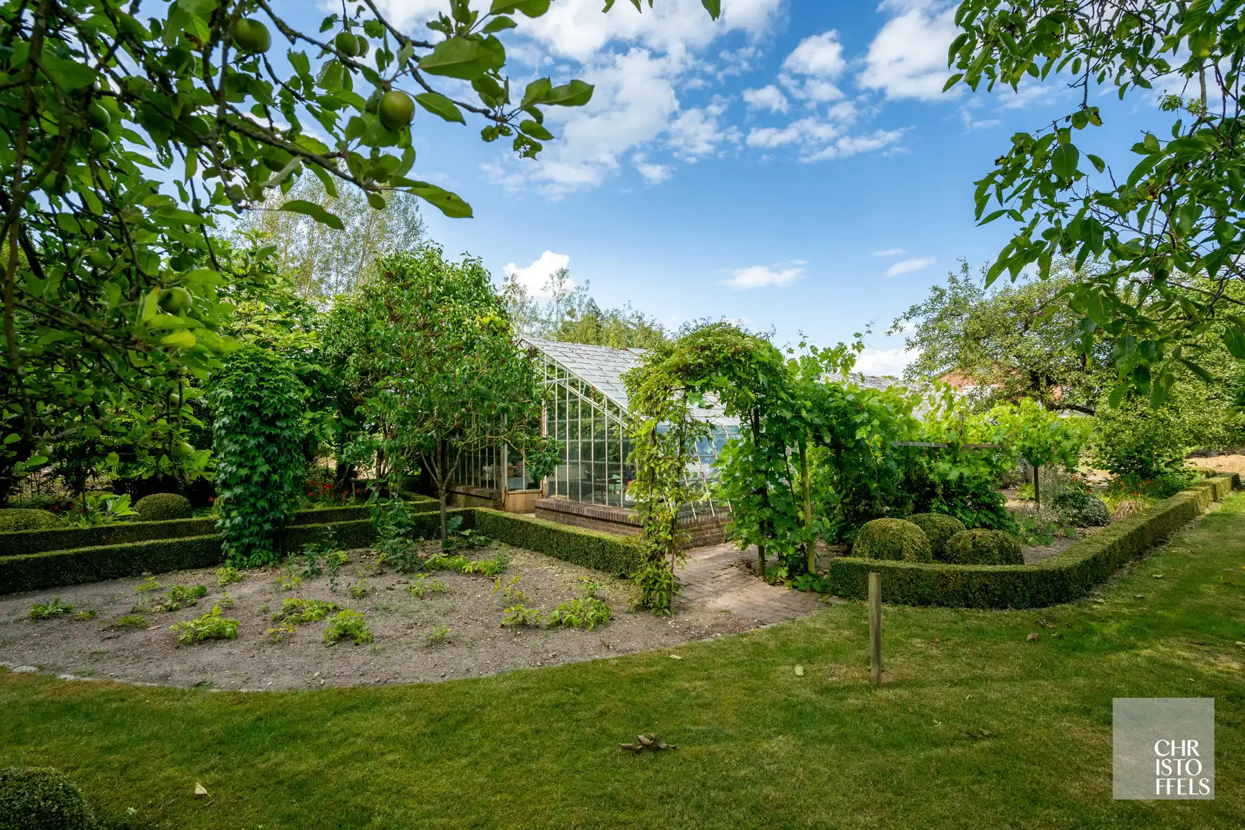 Riante en verzorgde villa van 694m2 op 1ha 00a 18ca! foto 38