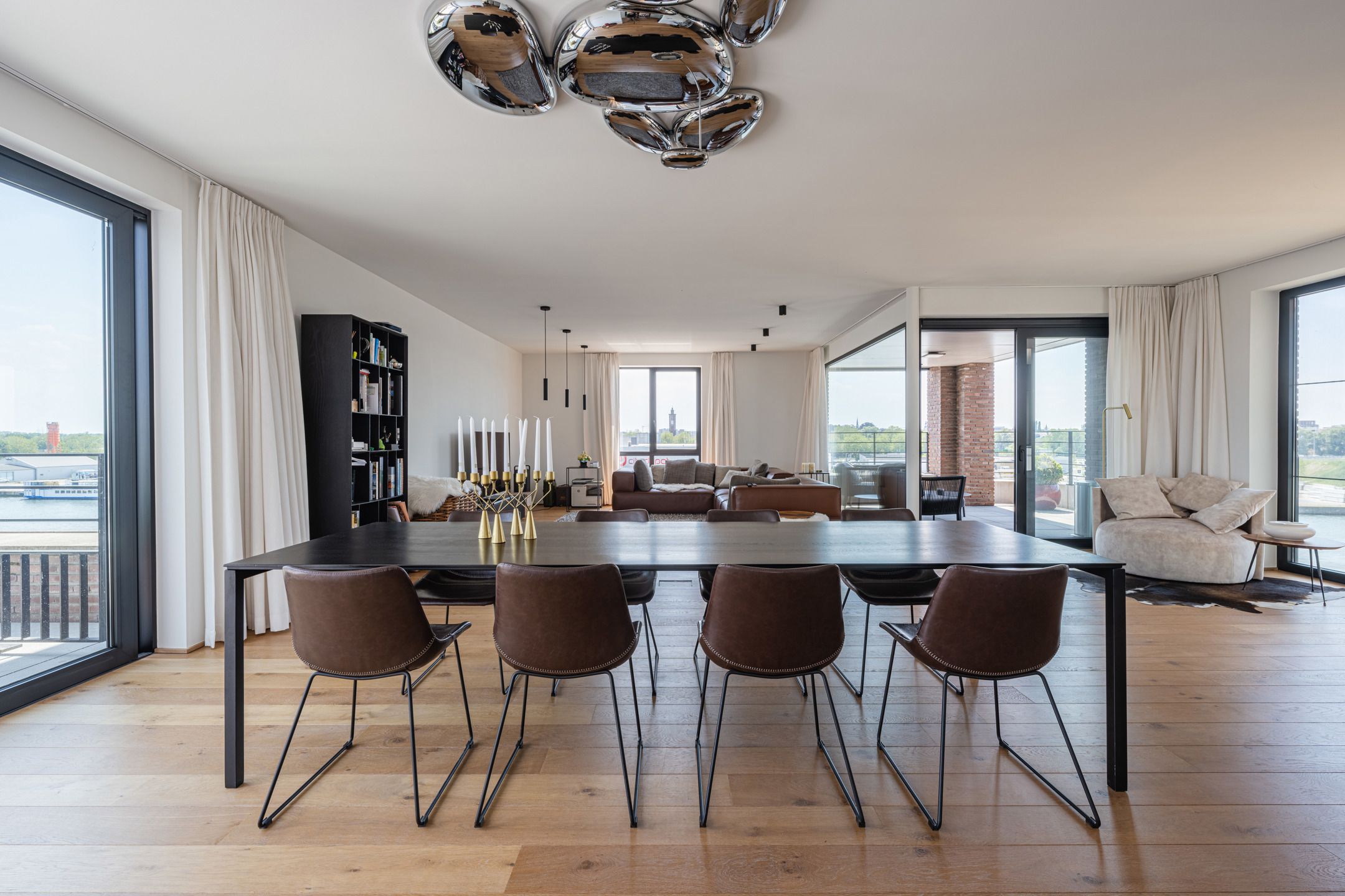 Riant appartement met ruime terrassen en 3 slaapkamers foto 9