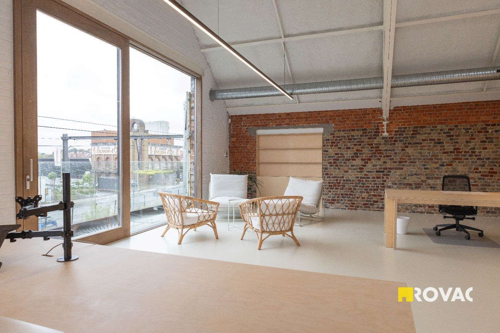 Stijlvolle en instapklare kantoorruimte met binnentuin in centrum Izegem! foto 5