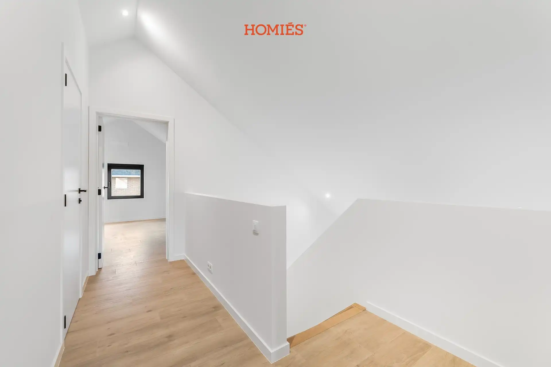 Volledig gerenoveerde woning met 4 slaapkamers foto 13