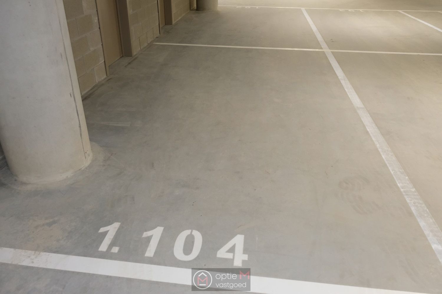 MOOI GELEGEN APPARTEMENT IN QUARTIER BLEU MET PARKING EN BERGING foto 12