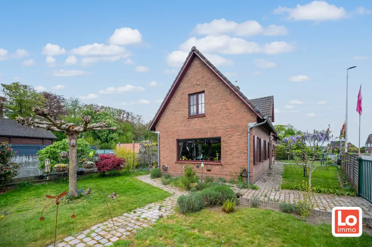 VERKOCHT! Degelijke alleenstaande woning met inpandige garage gelegen op een strategische locatie vlakbij Beervelde Dorp en het Park van Beervelde! foto 15